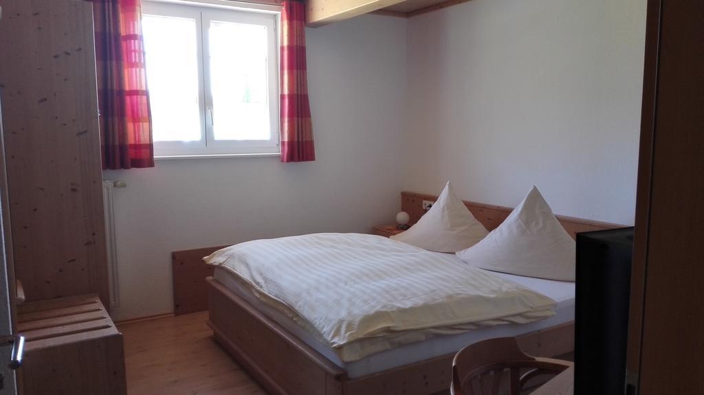 Pension Forsthaus Taele - Das Gaestehaus Vom Schwarzwaldgasthaus Salenhof Titisee-Neustadt Εξωτερικό φωτογραφία